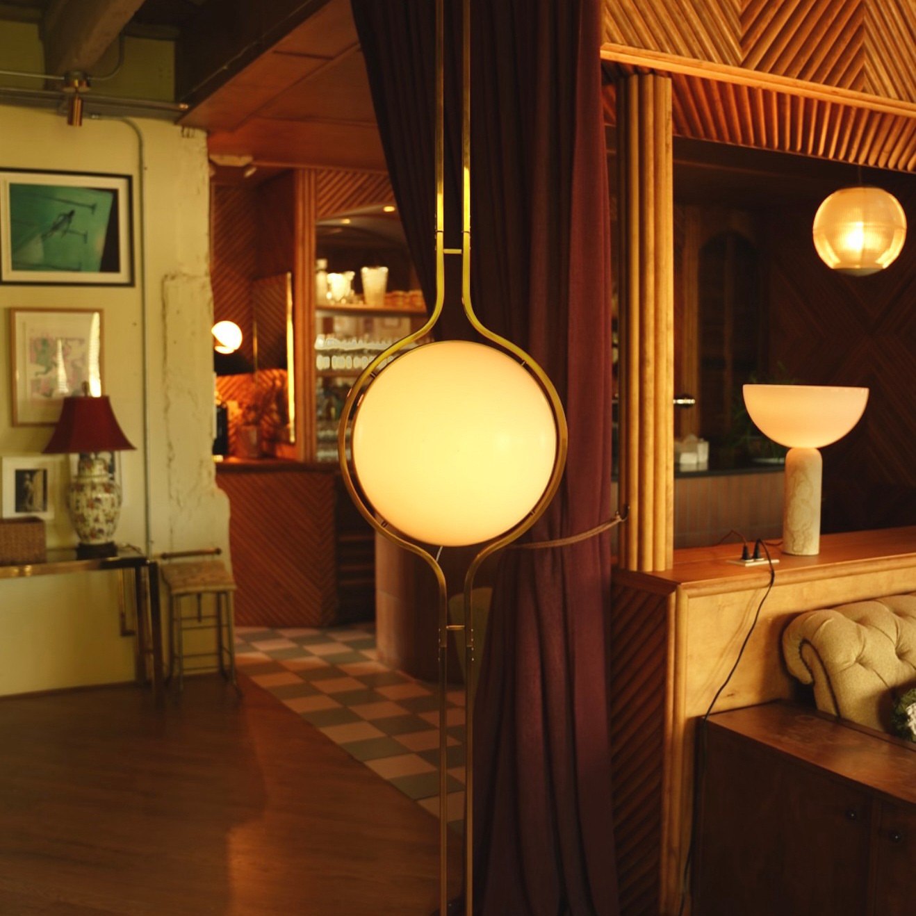 Munuva Orb Floor Lamp